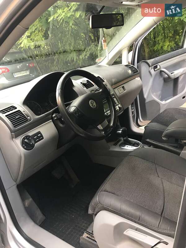 Минивэн Volkswagen Touran 2007 в Житомире