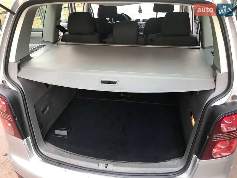 Минивэн Volkswagen Touran 2007 в Житомире