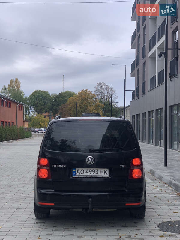 Мінівен Volkswagen Touran 2007 в Ужгороді