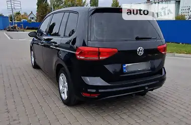 Volkswagen Touran 2015