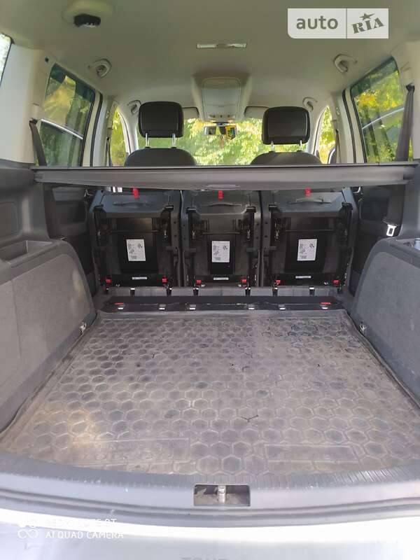 Мікровен Volkswagen Touran 2012 в Дніпрі