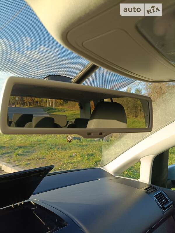 Микровэн Volkswagen Touran 2011 в Львове фото 49 Микровэн Volkswagen Touran 2011 в Львове