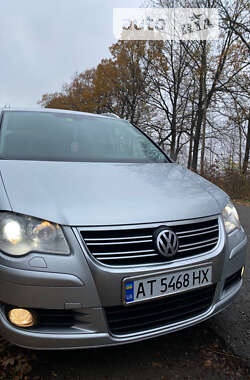 Микровэн Volkswagen Touran 2010 в Ивано-Франковске