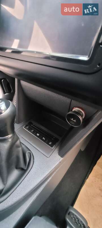 Микровэн Volkswagen Touran 2014 в Черновцах