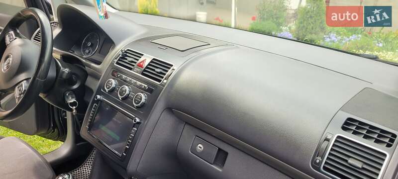 Микровэн Volkswagen Touran 2014 в Черновцах