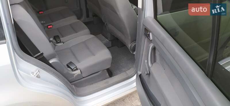 Минивэн Volkswagen Touran 2006 в Светловодске