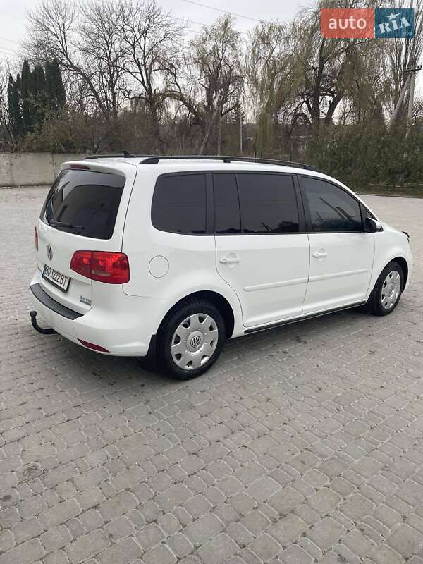Микровэн Volkswagen Touran 2014 в Борщеве