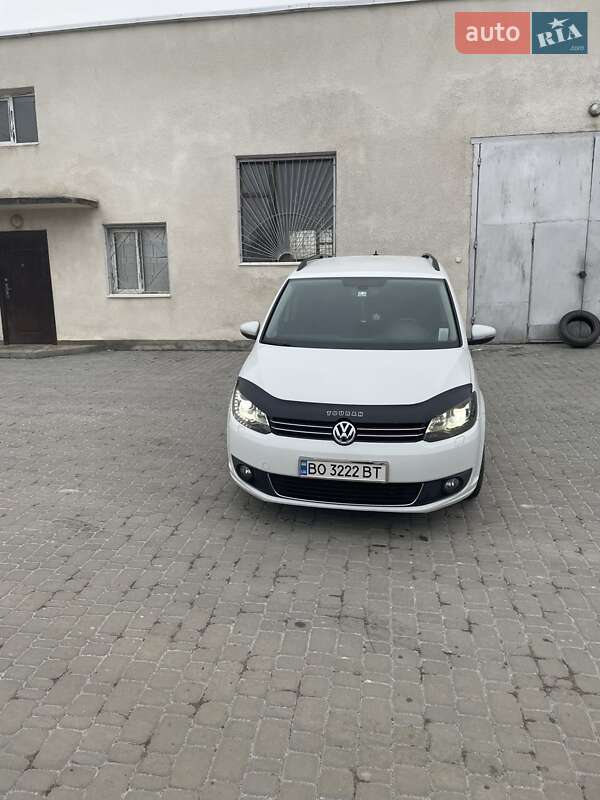 Микровэн Volkswagen Touran 2014 в Борщеве