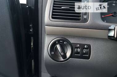 Мінівен Volkswagen Touran 2006 в 
