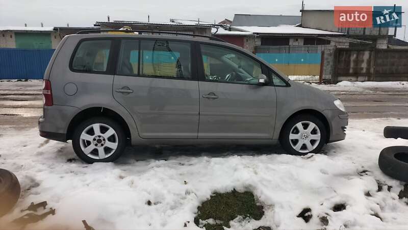 Минивэн Volkswagen Touran 2007 в Луцке фото 9 Минивэн Volkswagen Touran 2007 в Луцке