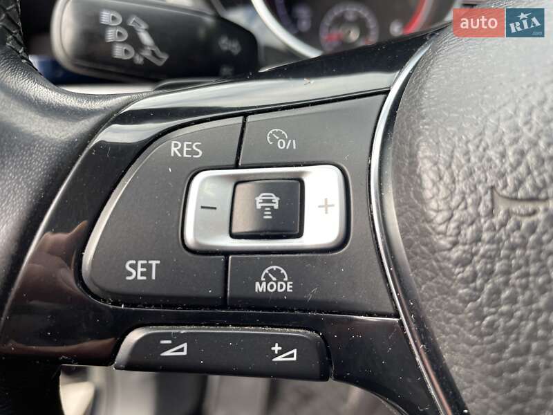 Микровэн Volkswagen Touran 2016 в Каменец-Подольском фото 24 Микровэн Volkswagen Touran 2016 в Каменец-Подольском