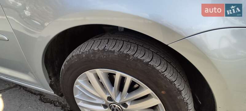 Микровэн Volkswagen Touran 2014 в Каменец-Подольском