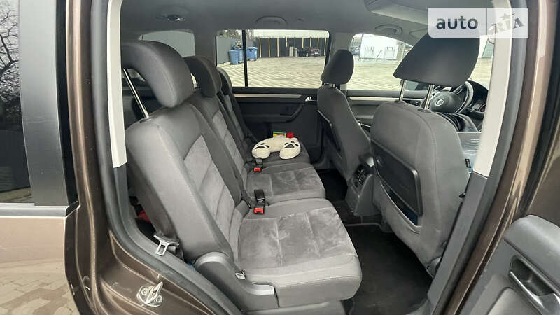 Микровэн Volkswagen Touran 2011 в Ужгороде