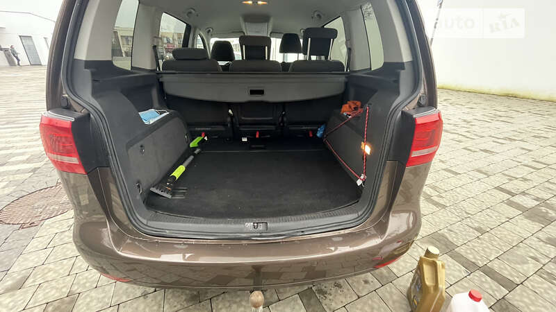 Микровэн Volkswagen Touran 2011 в Ужгороде