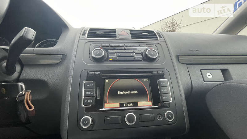 Микровэн Volkswagen Touran 2011 в Ужгороде