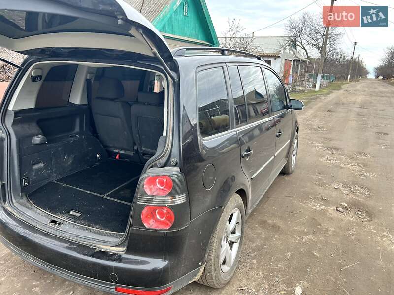 Мінівен Volkswagen Touran 2007 в Білгороді-Дністровському