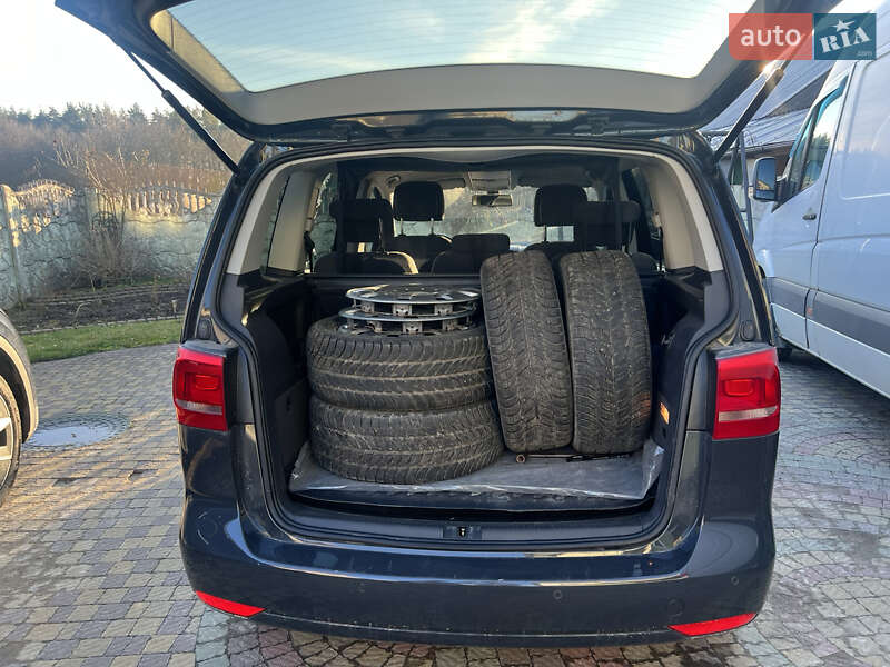 Микровэн Volkswagen Touran 2014 в Николаеве