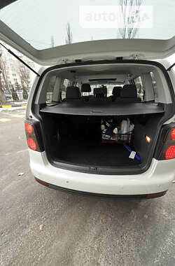 Минивэн Volkswagen Touran 2008 в Киеве