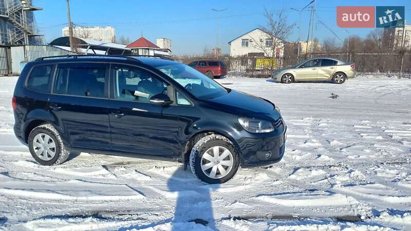 Микровэн Volkswagen Touran 2011 в Киеве