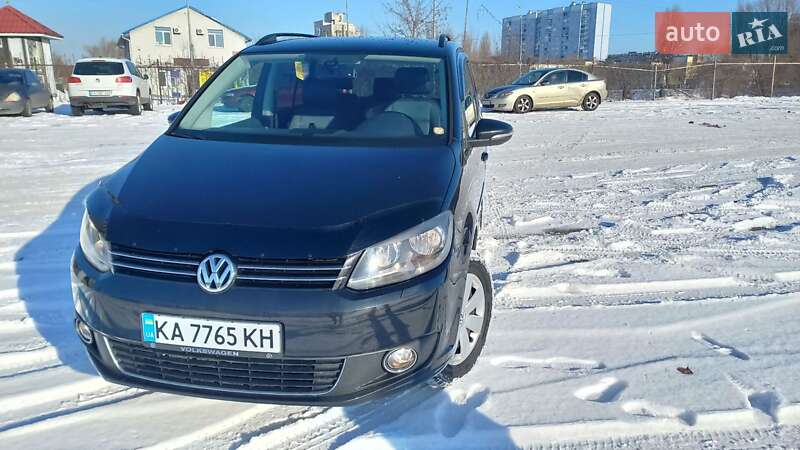 Микровэн Volkswagen Touran 2011 в Киеве