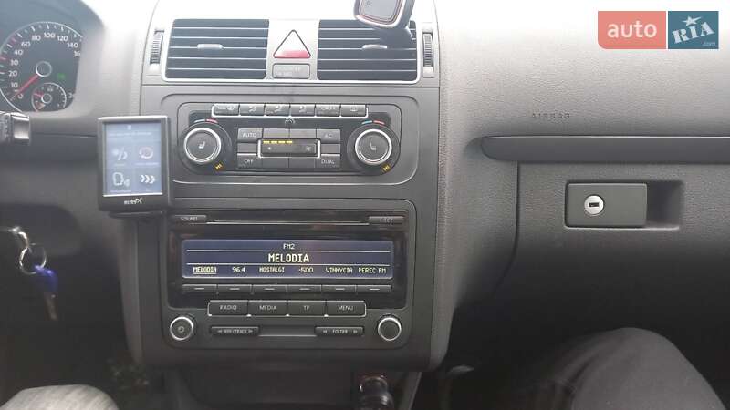 Микровэн Volkswagen Touran 2011 в Киеве