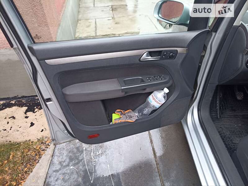 Минивэн Volkswagen Touran 2007 в Киеве