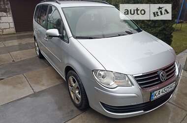 Минивэн Volkswagen Touran 2007 в Киеве