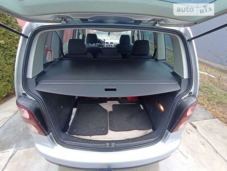 Минивэн Volkswagen Touran 2007 в Киеве