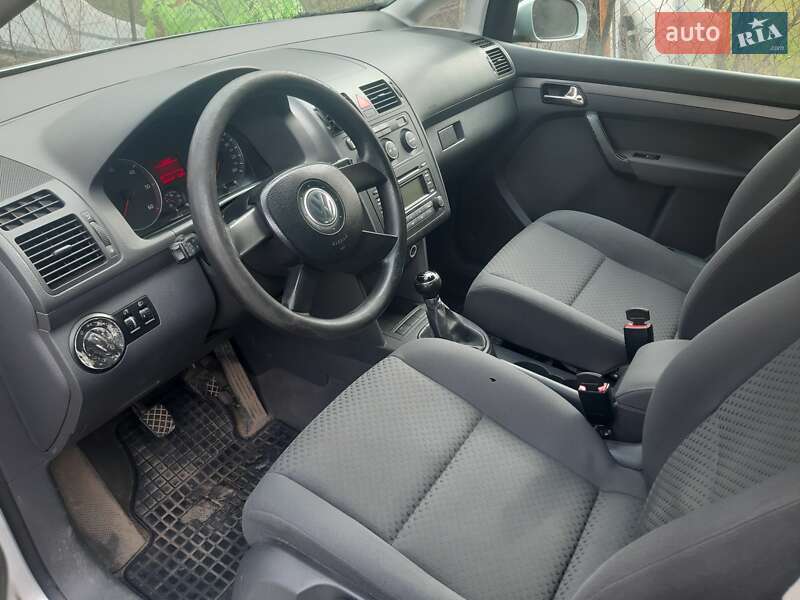Минивэн Volkswagen Touran 2005 в Ужгороде