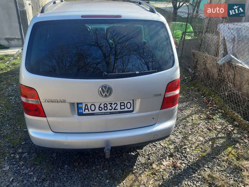 Минивэн Volkswagen Touran 2005 в Ужгороде