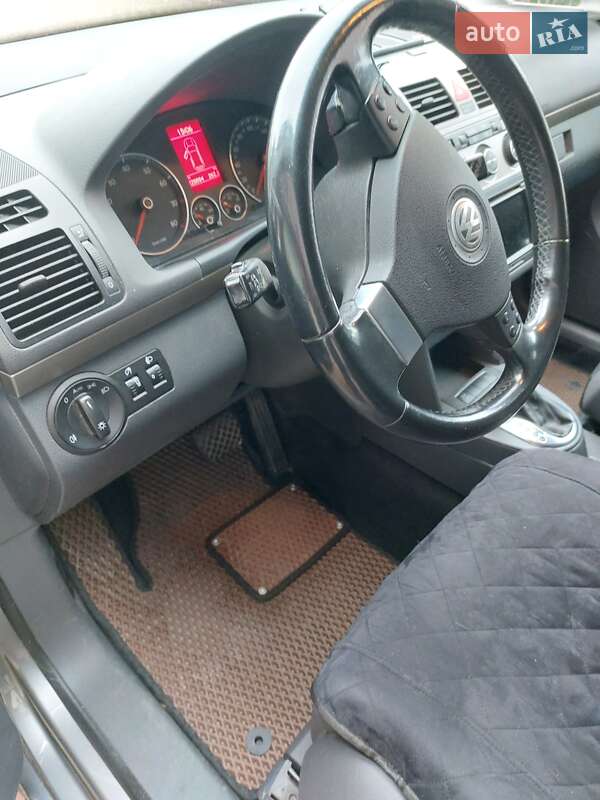 Микровэн Volkswagen Touran 2010 в Броварах фото 13 Микровэн Volkswagen Touran 2010 в Броварах