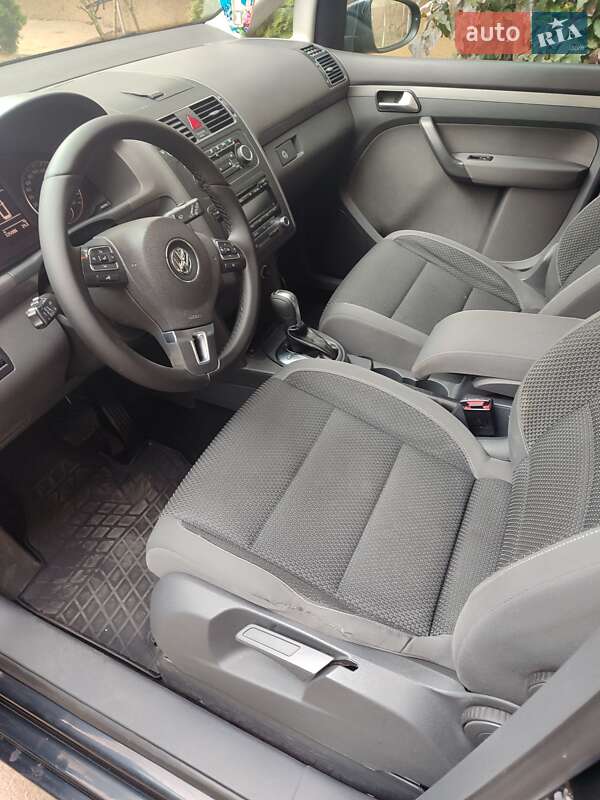 Микровэн Volkswagen Touran 2012 в Берегово