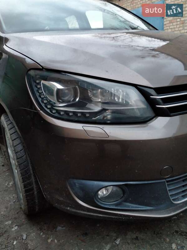 Микровэн Volkswagen Touran 2011 в Сквире