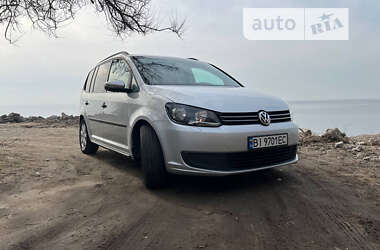 Минивэн Volkswagen Touran 2011 в Глобине