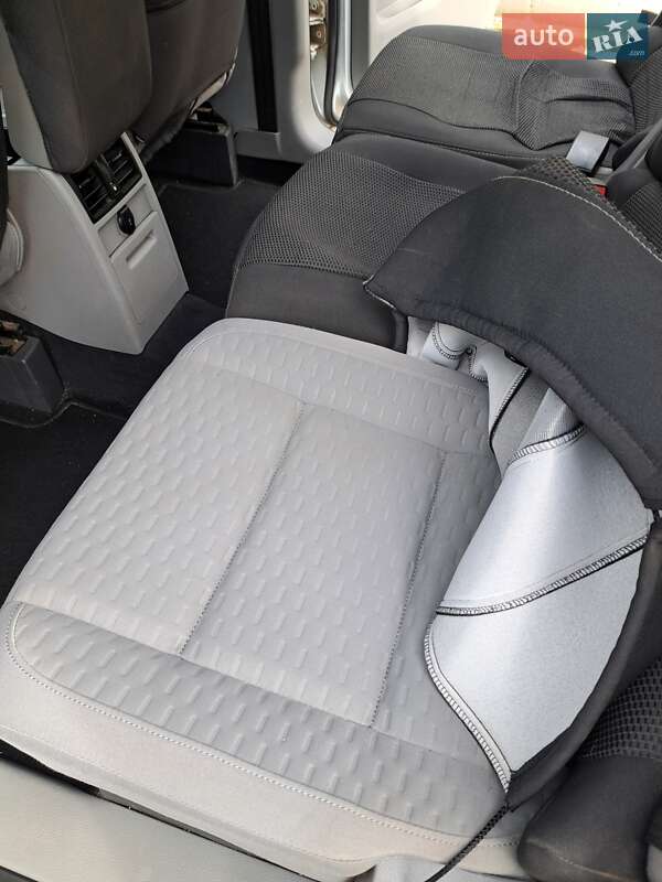 Минивэн Volkswagen Touran 2009 в Изяславе