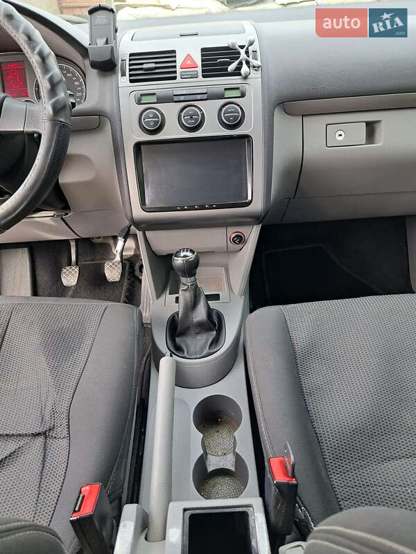 Минивэн Volkswagen Touran 2009 в Изяславе