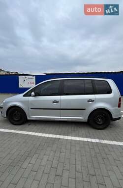 Мінівен Volkswagen Touran 2007 в Калуші