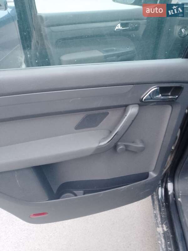 Минивэн Volkswagen Touran 2003 в Полонном