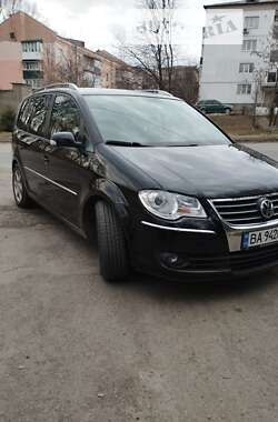 Минивэн Volkswagen Touran 2009 в Благовещенском