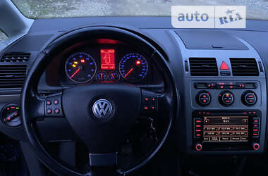 Минивэн Volkswagen Touran 2009 в Черновцах