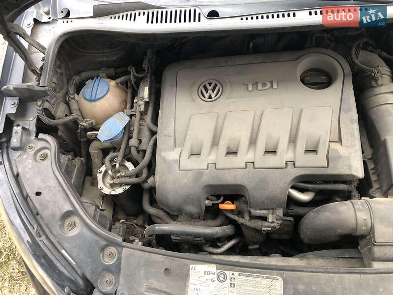 Минивэн Volkswagen Touran 2012 в Харькове