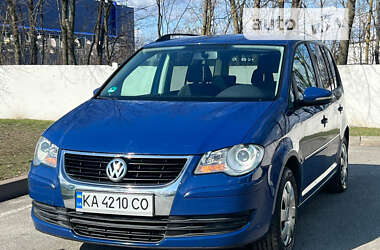 Мінівен Volkswagen Touran 2009 в Києві