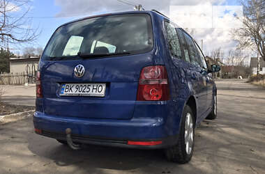 Минивэн Volkswagen Touran 2009 в Костополе