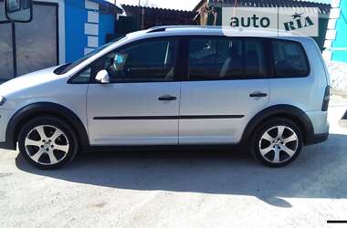 Мінівен Volkswagen Touran 2008 в Чернівцях