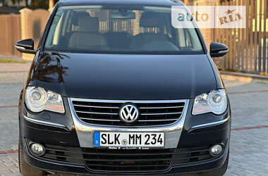 Минивэн Volkswagen Touran 2009 в Староконстантинове