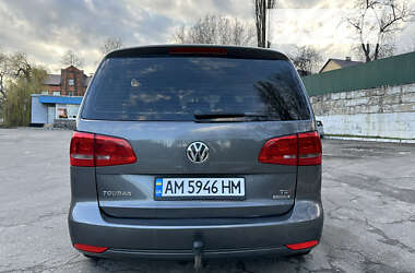 Мінівен Volkswagen Touran 2010 в Звягелі