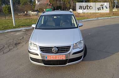 Мінівен Volkswagen Touran 2008 в Дубні