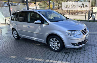 Минивэн Volkswagen Touran 2008 в Луцке