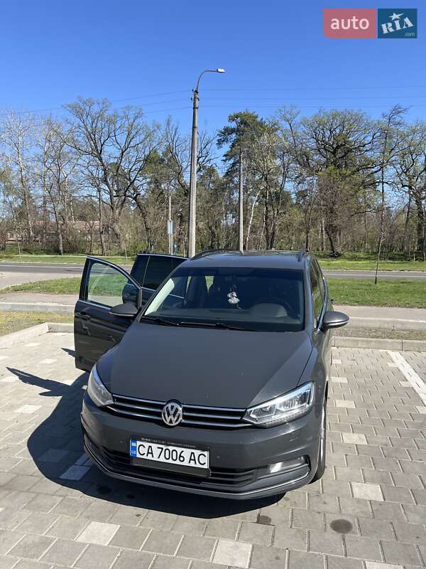 Volkswagen Touran 2015