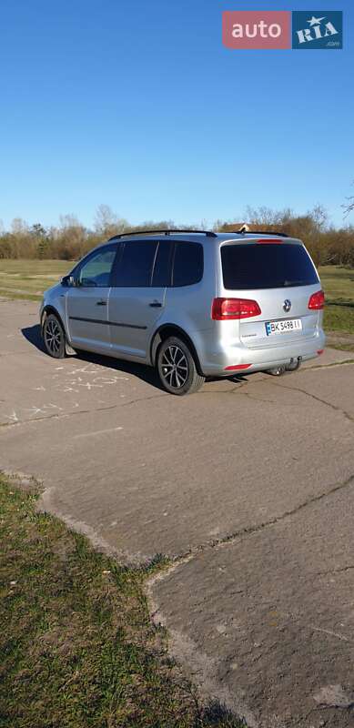 Мінівен Volkswagen Touran 2012 в Сарнах
